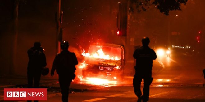 mais-de-1.000-pessoas-sao-presas-em-mais-uma-noite-de-protestos-na-franca