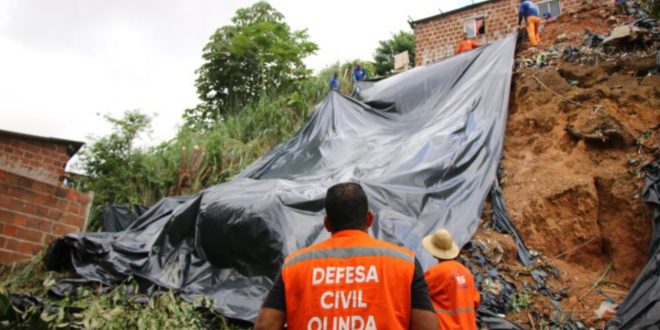 defesa-civil-de-olinda-integra-mutirao-de-resgate-em-predio-de-paulista