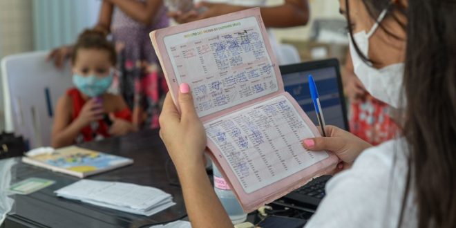 em-olinda,-temporada-de-ferias-escolares-e-oportunidade-para-atualizacao-da-caderneta-de-vacinas