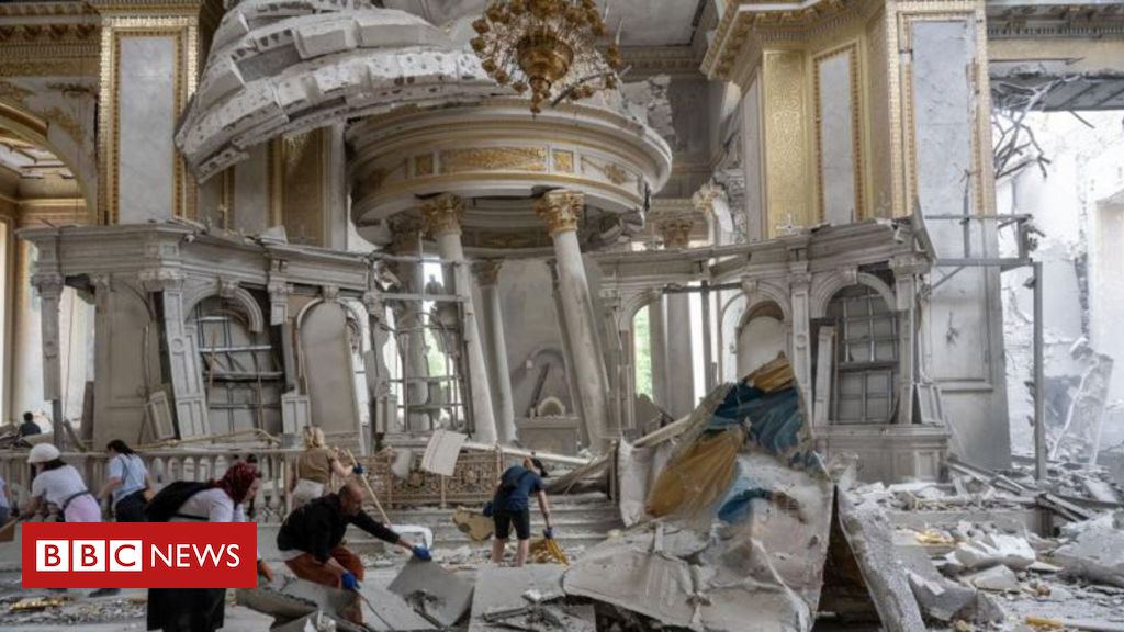 ataques-russos-em-odessa-destroem-historica-catedral-ortodoxa