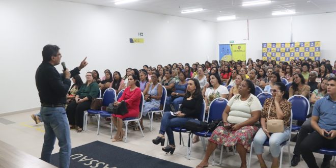 auxiliares-de-creches-de-olinda-participam-de-capacitacao-antes-da-volta-as-aulas