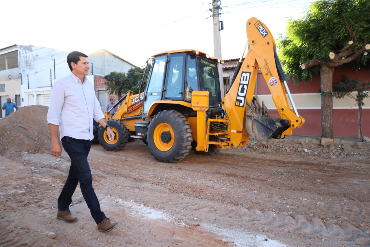 prefeitura-de-petrolina-investe-r$-1,8-milhao-em-pavimentacao-no-bairro-vila-eulalia