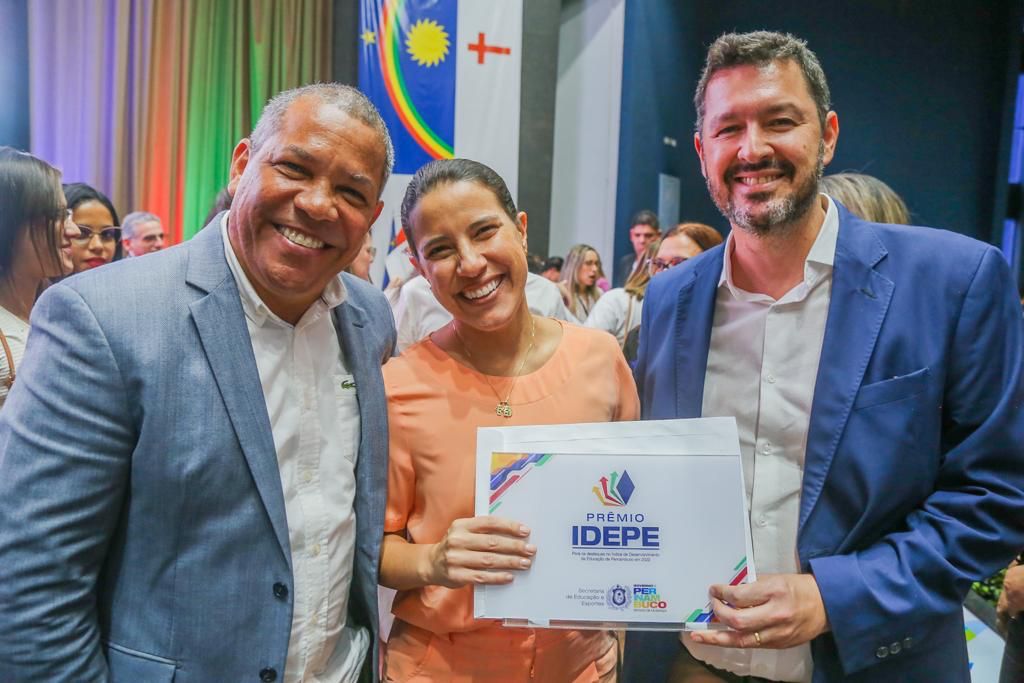 keko-do-armazem,-recebe-premio-referente-ao-idepe.-educacao-do-cabo-alcancou-a-1a-colocacao