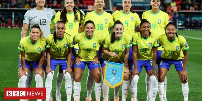 menos-investimento-e-proibicao:-os-desafios-enfrentados-pela-selecao-feminina-de-futebol-fora-de-campo