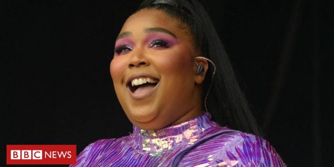 ‘ninguem-denuncia-por-medo’:-o-que-dizem-dancarinas-que-processam-cantora-lizzo-por-assedio-sexual-e-gordofobia