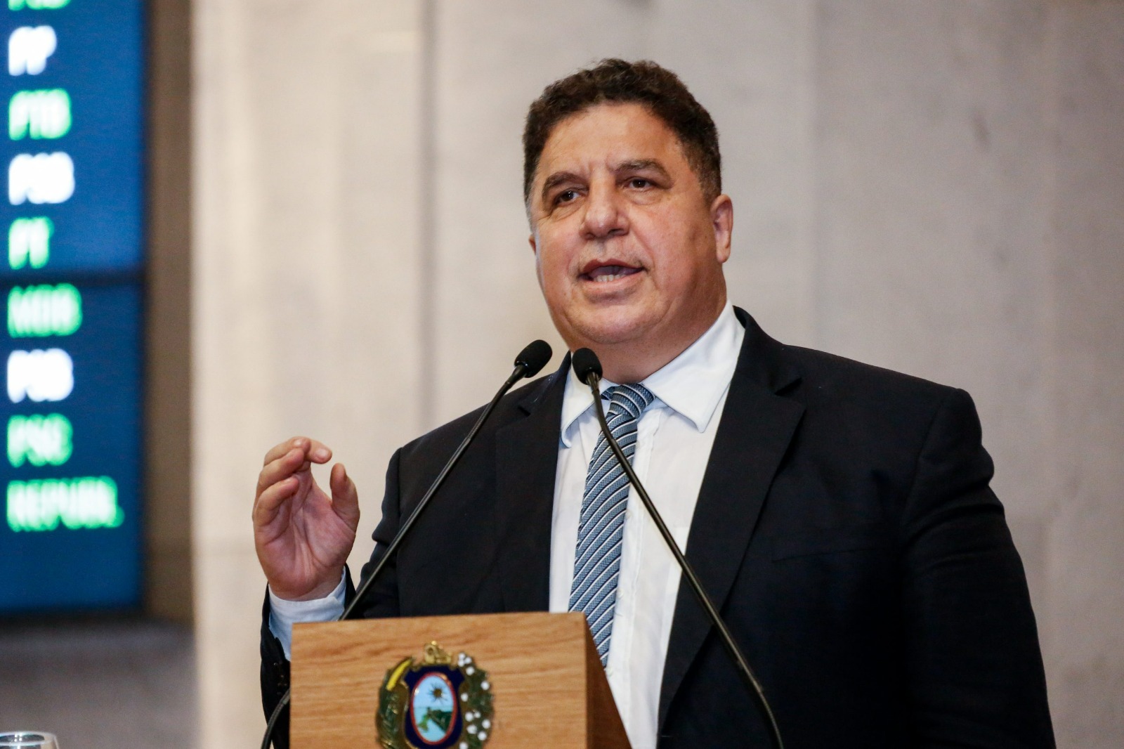 pr.cleiton-collins-recebe-titulo-de-cidadao-do-recife