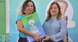 celia-sales-recebe-secretaria-executiva-de-educacao-de-pernambuco-no-festival-do-livro