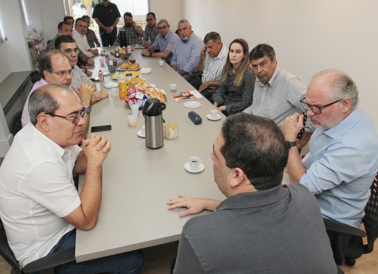 prefeito-mano-medeiros-se-reune-com-empresarios-do-polo-industrial-do-jaboatao