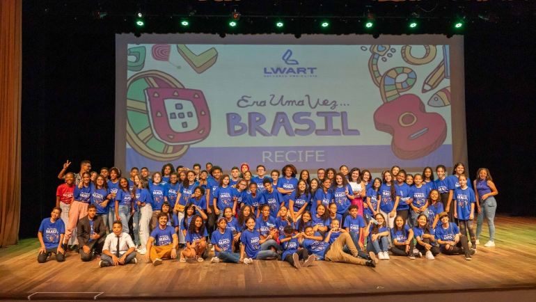 projeto-“era-uma-vez”-divulga-lista-dos-estudantes-da-rede-municipal-do-recife-selecionados-para-intercambio-cultural-em-portugal