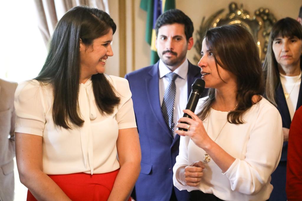 raquel-lyra-empossa-cacau-de-paula-como-secretaria-da-cultura