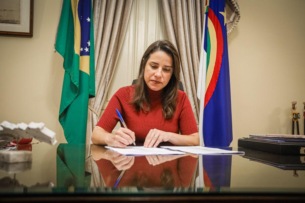 governo-de-pe-envia-para-a-alepe-pacote-fiscal-descomplica-pe,-com-reducao-do-ipva,-programa-divida-zero-e-ajustes-nas-regras-do-icms