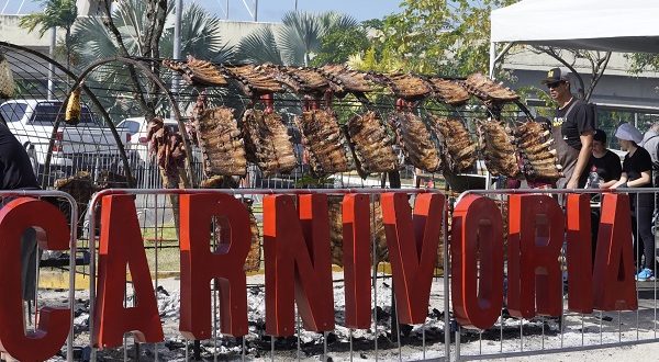 carnivoria,-o-maior-festival-de-churrasco-do-pais,-chega-ao-riomar-recife