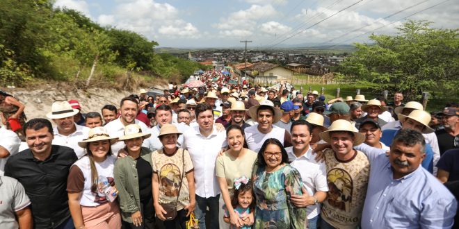 em-sao-joaquim-do-monte,-raquel-lyra-prestigia-a-30a-edicao-da-romaria-de-frei-damiao