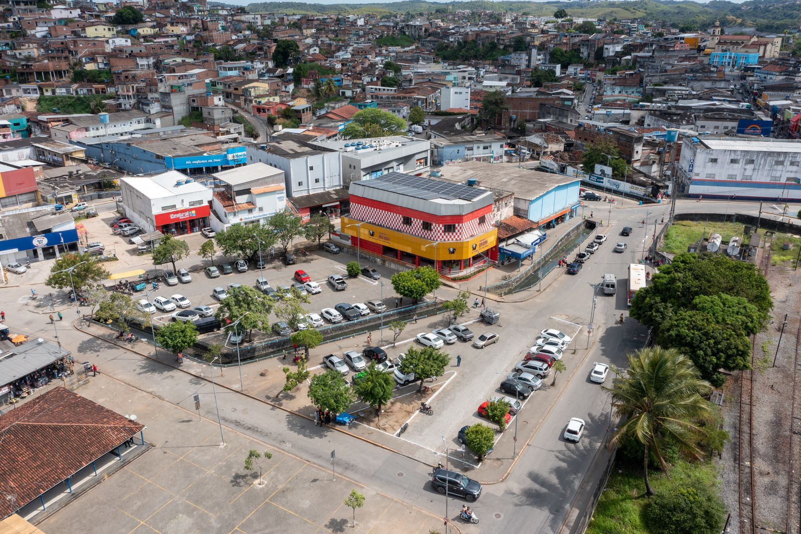 prefeitura-do-cabo-realiza-acao-reordenamento-do-comercio-informal-no-centro