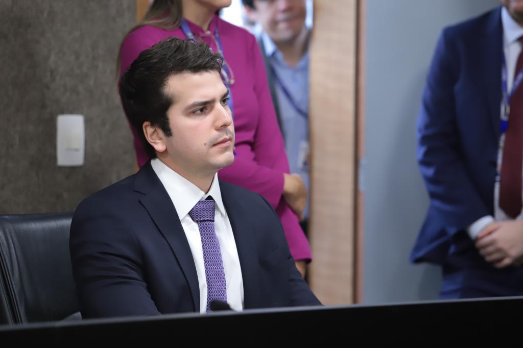 antonio-coelho-e-unico-membro-da-comissao-de-financas-a-votar-contra-aumento-do-icms-em-pernambuco-deputado-alerta-para-erro-historico.