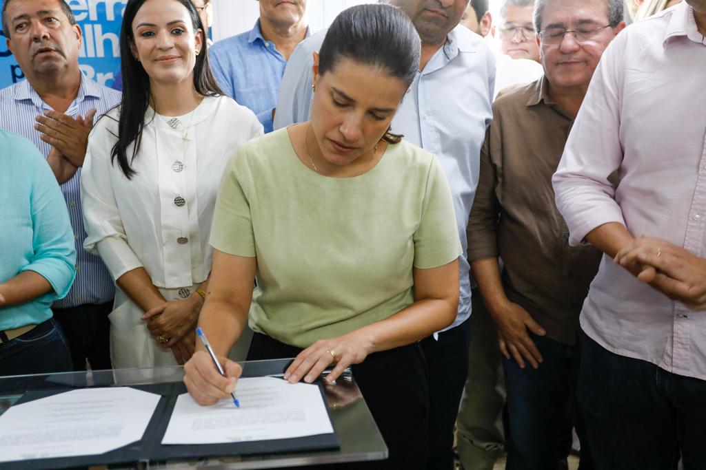 raquel-lyra-assina-ordem-de-servico-para-requalificacao-do-aeroporto-de-serra-talhada