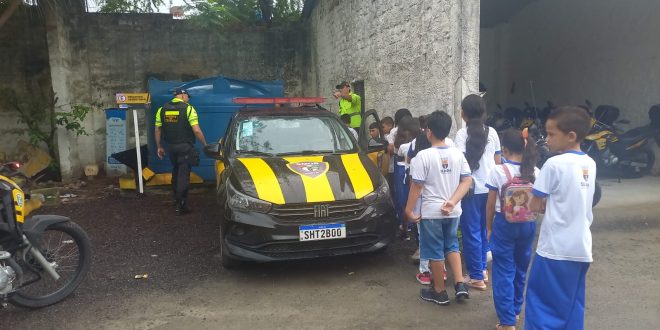 escolas-de-olinda-tem-aulas-de-educacao-no-transito-em-visita-a-secretaria-de-mobilidade