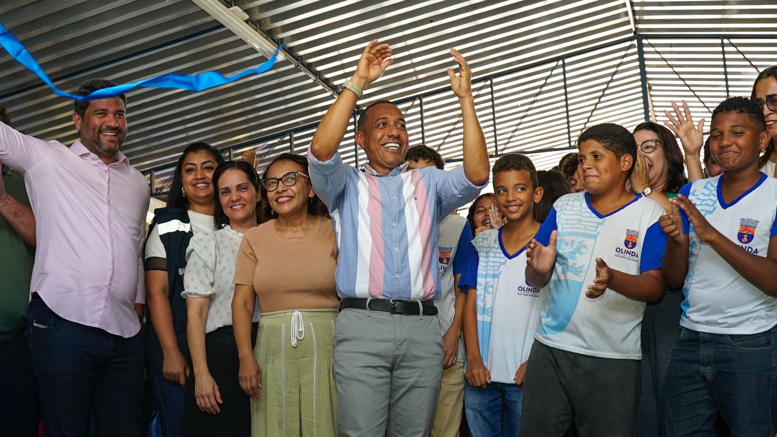 olinda-inaugura-laboratorio-de-informatica-em-escola-de-rio-doce