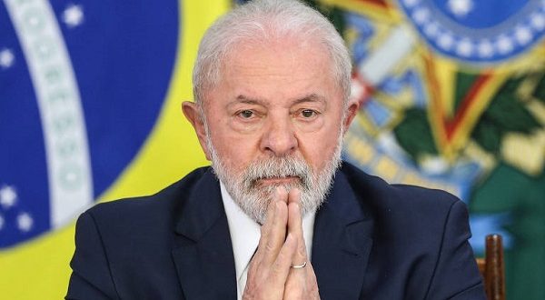 aumento-nos-precos-dos-combustiveis-e-apelo-mistico-ao-presidente-do-brasil