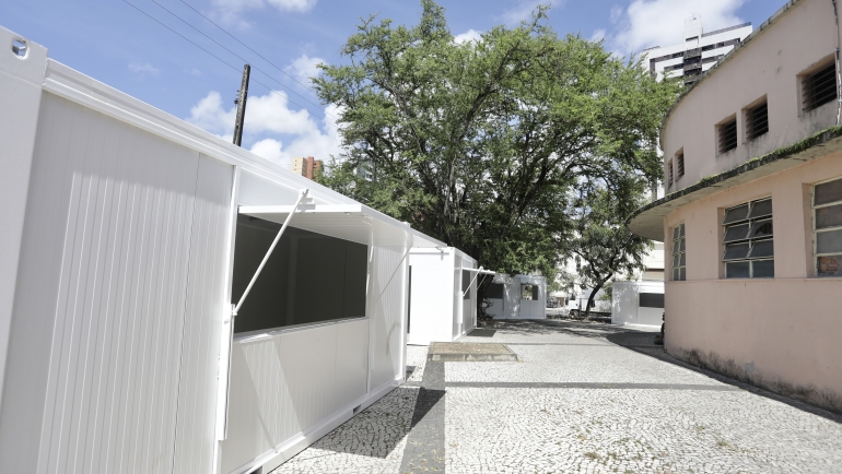 prefeitura-do-recife-instala-os-primeiros-conteineres-para-permissionarios-do-mercado-da-encruzilhada