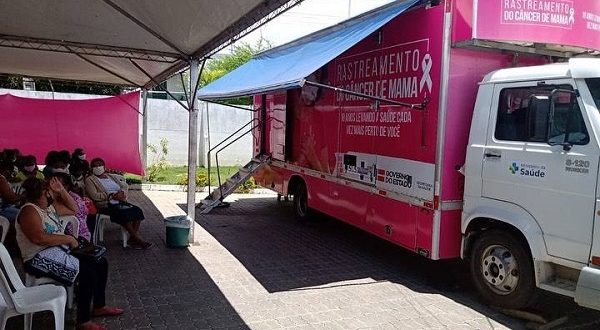 clinica-movel-oferece-exames-gratuitos-de-mamografia-no-shopping-guararapes-em-apoio-ao-outubro-rosa