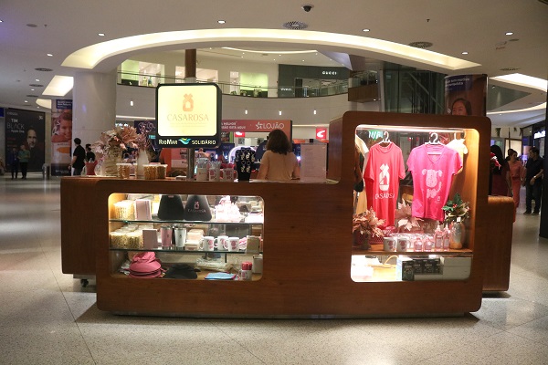 quiosque-solidario-do-riomar-recife-recebe-a-casa-rosa-no-mes-que-marca-a-campanha-do-outubro-rosa