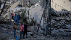 ‘nao-vou-embora-nunca’:-as-familias-que-ficaram-no-norte-de-gaza-enquanto-israel-se-prepara-para-operacao-terrestre
