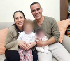 ‘como-sobrevivi-ao-ataque-do-hamas-com-minhas-filhas-enquanto-meu-marido-foi-sequestrado’