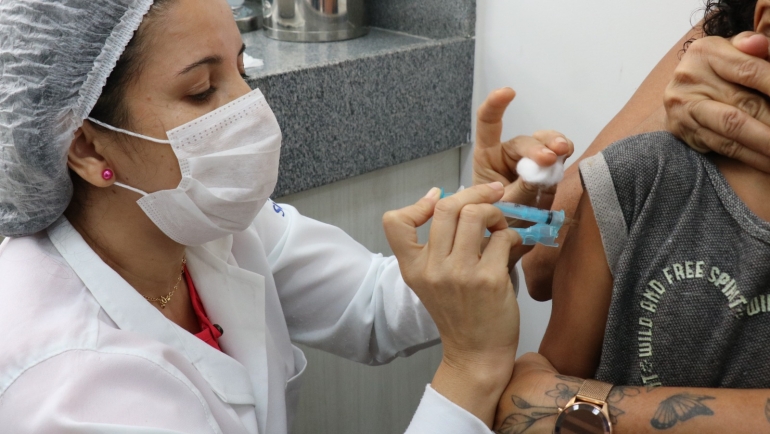 postos-de-saude-do-recife-permanecem-com-horarios-estendidos-para-estimular-a-imunizacao-durante-a-campanha-de-multivacinacao