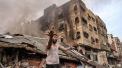 ‘doi-muito-ouvir-as-pessoas-vivas-embaixo-dos-escombros-e-nao-poder-fazer-nada’,-diz-palestino-em-gaza