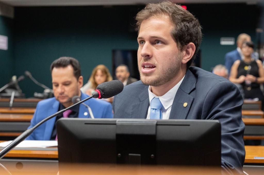 parecer-de-pedro-campos-e-aprovado-na-ccjc-e-pec-da-agua-avanca-na-camara-dos-deputados