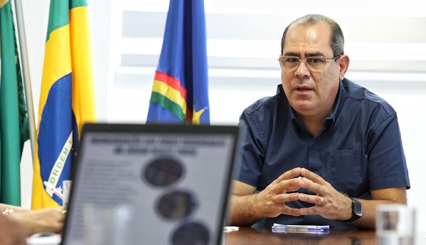 incendio-no-mercado-das-mangueiras:-“estamos-dando-toda-a-assistencia-ao-permissionario-da-unidade-atingida”,-explica-mano-medeiros