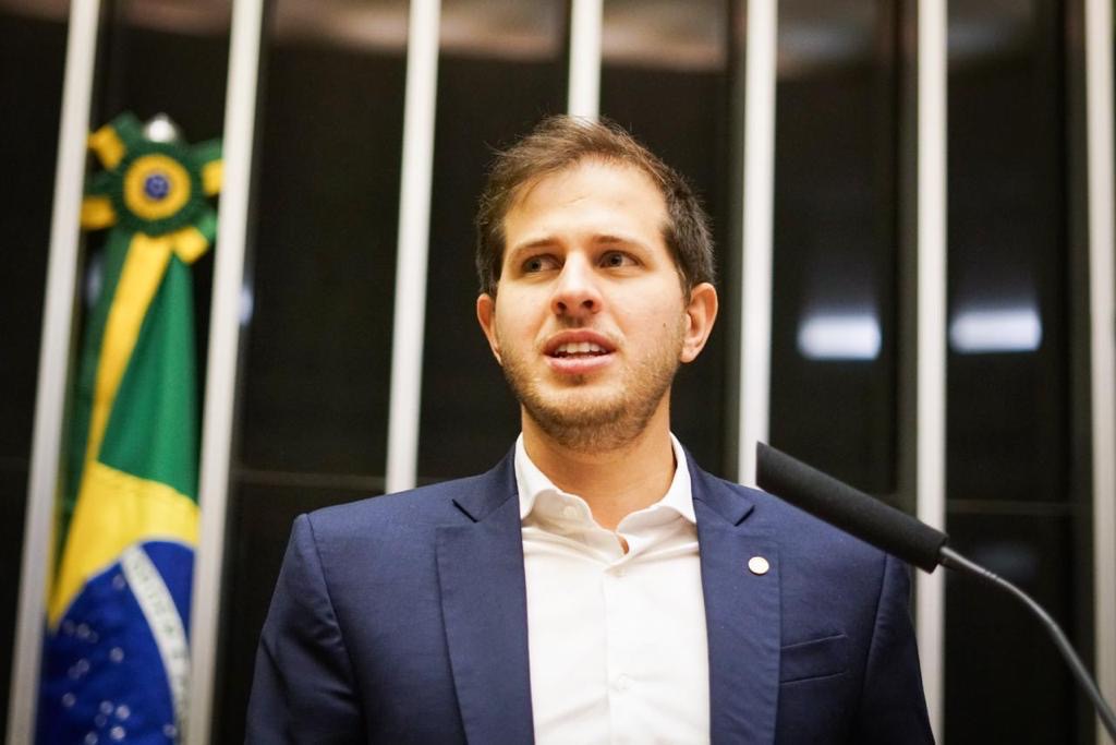 comissao-de-educacao-recebe-camilo-santana:-pedro-campos-elogia-retomada-de-politicas-publicas-e-questiona-novas-diretrizes-para-o-ensino-medio