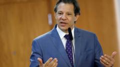 haddad-culpa-juros-altos-por-pib-‘fraco’:-‘bc-tem-que-fazer-o-trabalho-dele’