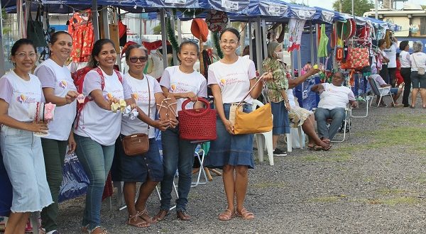 iniciativa-empreendedora:-mulheres-de-jaboatao-recebem-150-barracas-de-feira-no-parque-da-cidade