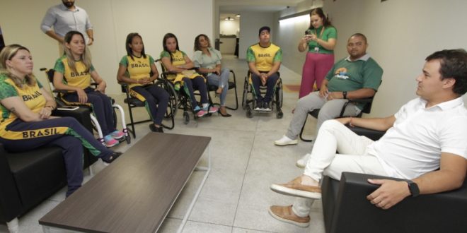 atletas-do-centro-de-referencia-paralimpico-medalhistas-no-parapan-2023-sao-recepcionados-no-geraldao