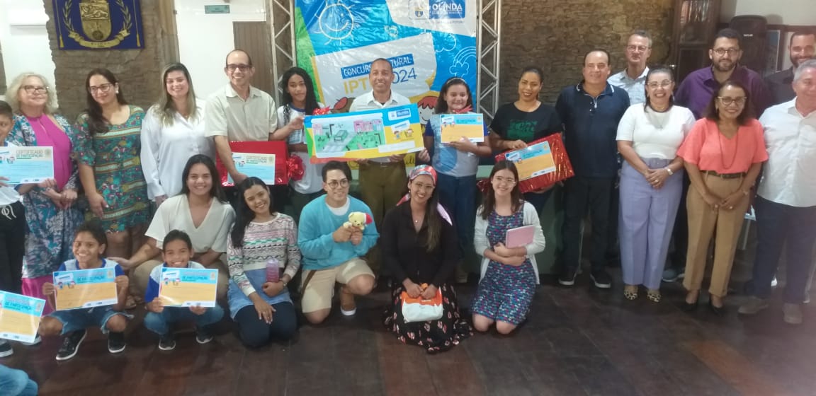 prefeitura-de-olinda-premia-alunos-e-professores-no-concurso-cultural-iptu-2024