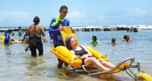 projeto-praia-sem-barreiras-promove-banho-de-mar-assistido-em-boa-viagem-a-partir-de-amanha