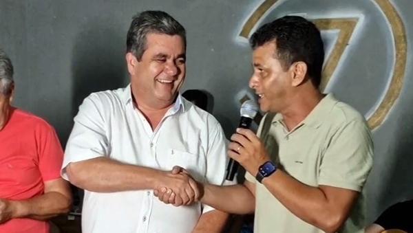 video:-adeildo-da-igreja-prestigia-celebracao-dos-40-anos-de-marcio-do-curado
