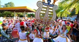 aurora-dos-carnavais-desfilara-por-dois-dias-consecutivos-enchendo-as-ruas-com-a-beleza-dos-blocos-liricos