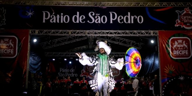 concurso-de-passistas-celebra-tradicao-do-passo-no-no-patio-de-sao-pedro