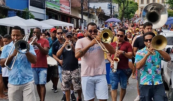 video:-bloco-baronesa-agita-o-pre-carnaval-em-jaboatao-centro:-confira-os-detalhes!