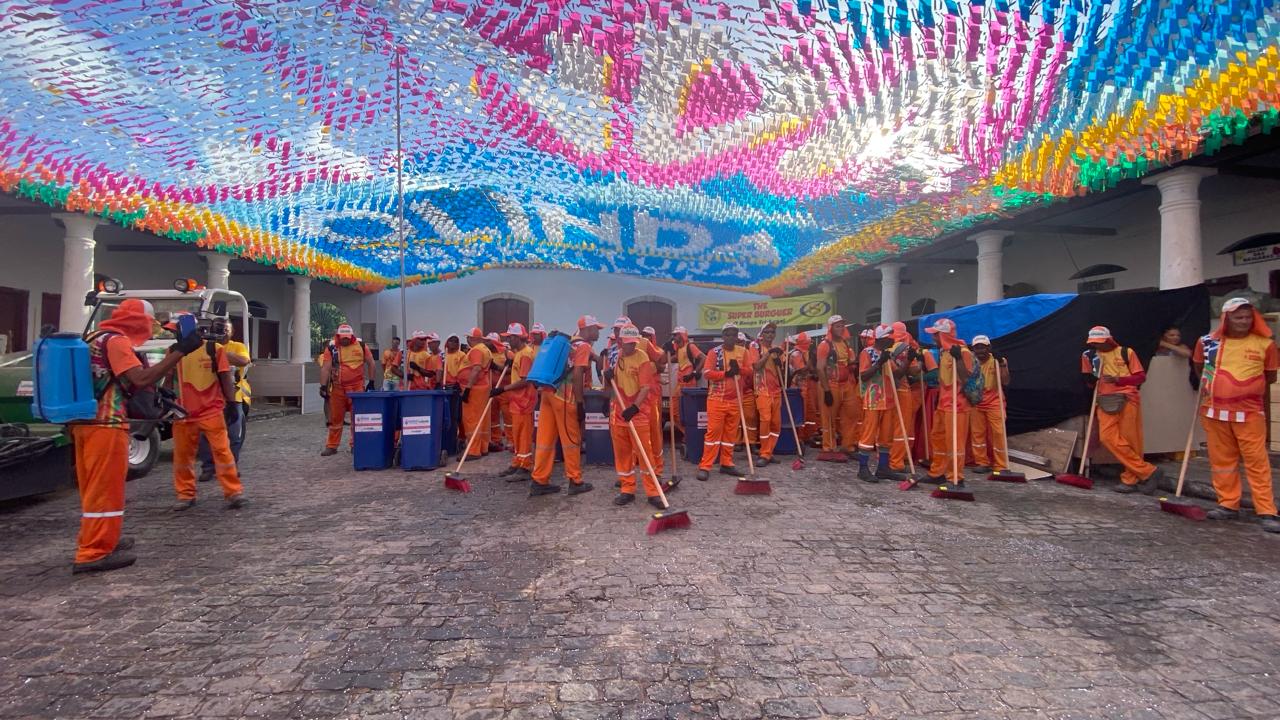 lavagem-das-ladeiras-da-inicio-a-operacao-limpeza-do-carnaval-de-olinda