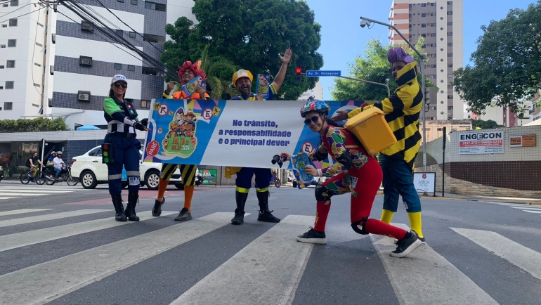 herois-da-liga-da-cttu-estarao-nos-polos-infantis-para-orientar-pais-e-criancas-sobre-seguranca-viaria.