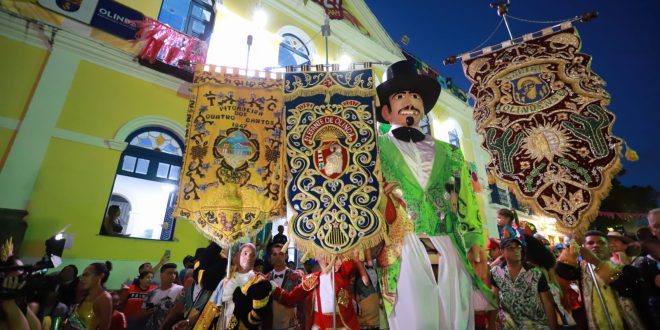 e-oficial!-carnaval-comeca-em-olinda-com-praca-do-carmo-lotada-de-folioes