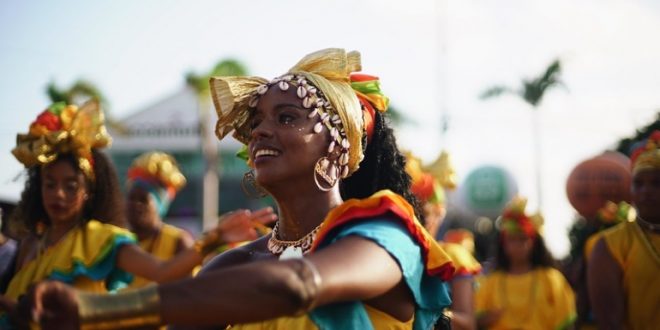 afoxes-abrem-o-carnaval-do-recife-pedindo-paz-e-protecao-aos-orixas-para-os-dias-de-folia