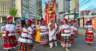 “de-patio-a-patio”-reune-agremiacoes-da-cultura-popular-em-um-animado-desfile-pelas-ruas-de-santo-antonio-e-sao-jose