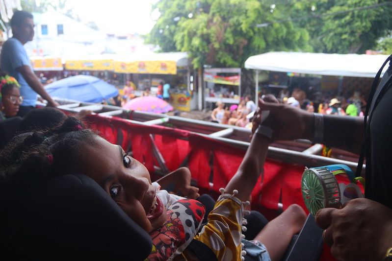 carnaval-de-olinda:-camarote-de-acessibilidade-traz-inclusao-para-folioes-no-meio-da-folia