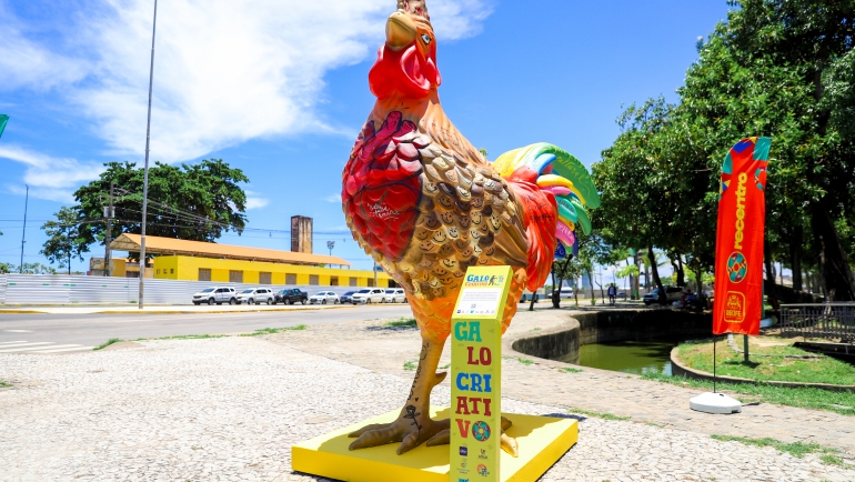 prefeitura-do-recife-e-galo-da-madrugada-inauguram-alegorias-em-pontos-turisticos-do-centro