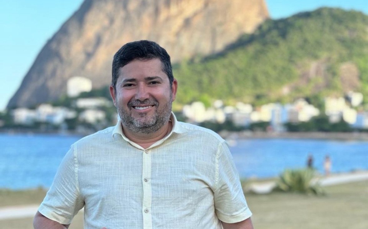 Getúlio Belém autoriza supersalário de R$ 40 mil para secretário legislativo em Jaboatão